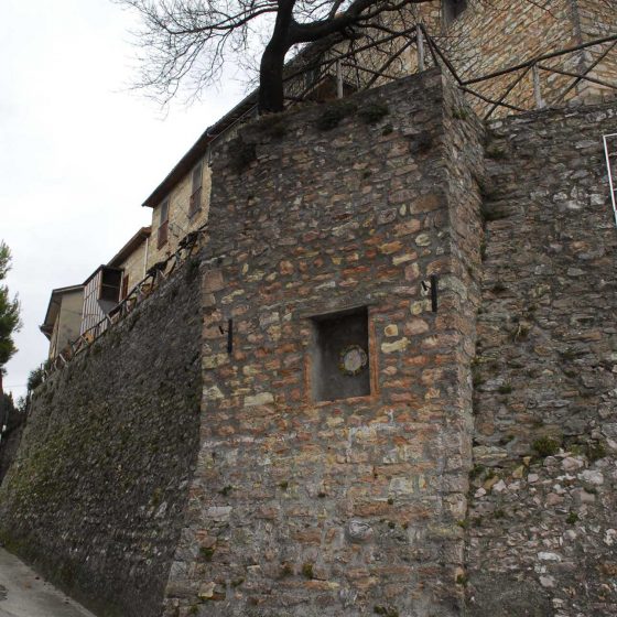 Giano dell'Umbria - Montecchio (strada di accesso al castello) [GIA032]