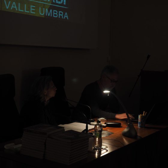 4 maggio 2016, presentazione del volume 'Patriarchi Verdi. Itinerari in Valle Umbra', Foligno, biblioteca Jacobilli (tutti pronti, la conferenza sta per iniziare)