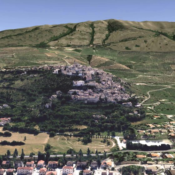 Ipotesi ricostruttiva del Monte Serano come doveva apparire nel XVI secolo, sulla base della veduta di Trevi di Cipriano Piccolpasso (1575) - RICOSTRUZIONE A CURA DI STEFANO BORDONI